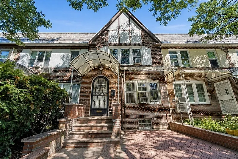 Beautiful 3 bedroom duplex