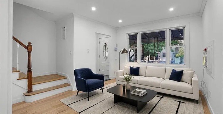 LUXURIOUS 3 BEDROOM APARTMENT