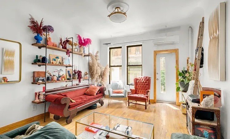 LUXURIOUS 4 BEDROOM FOR SALE