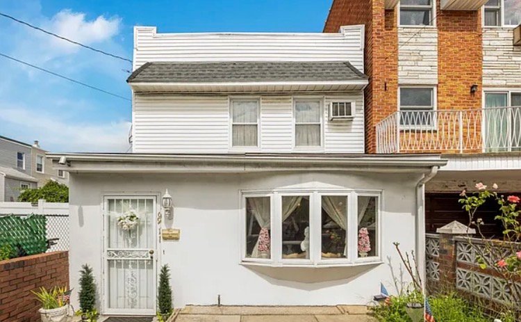 LUXURIOUS 3 BEDROOM FOR SALE