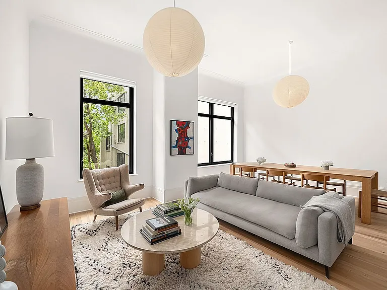 Beautiful luxurious 2 bedroom condo