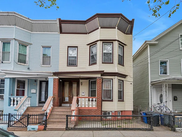 Luxurious 5 bedroom family duplex
