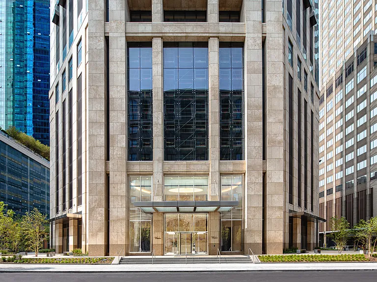 Luxurious 1 bedroom condo