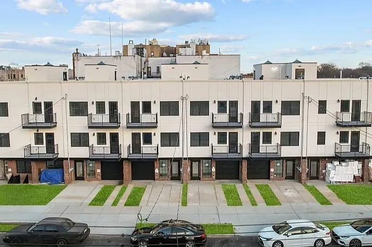 Luxurious 7 bedroom apartment