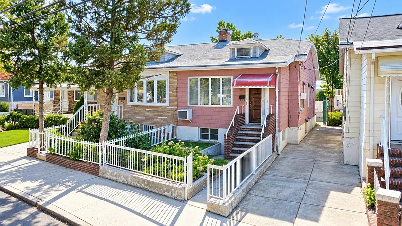 Luxurious 3 bedroom house