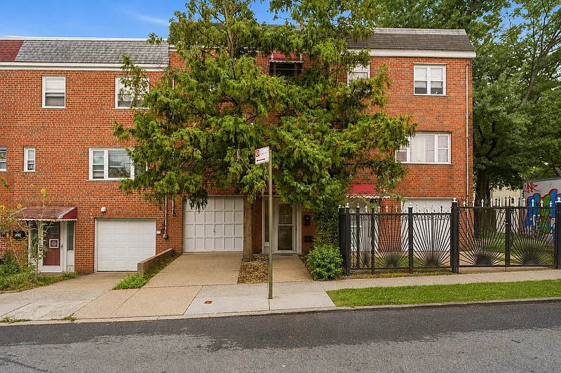 Luxurious 5 bedroom single family residence