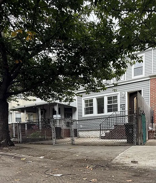 Beautiful 5 bedroom duplex