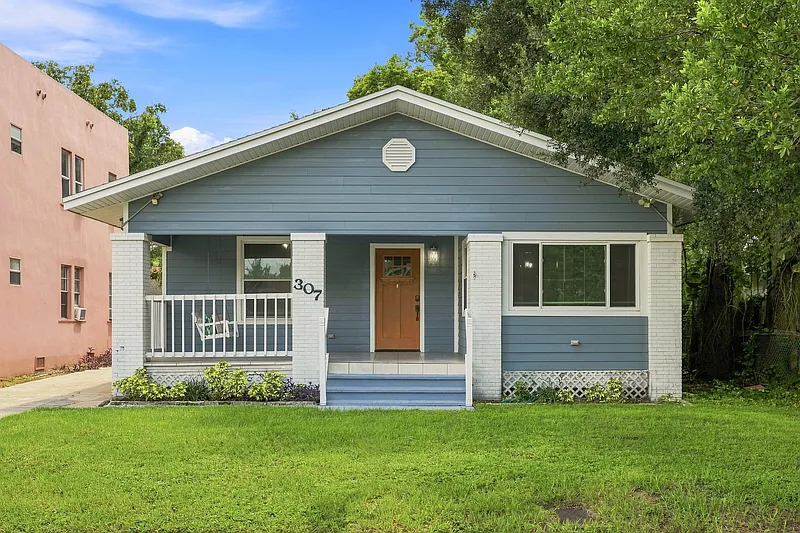 Beautiful 3 bedroom single family residence