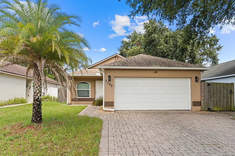 Luxurious 3 bedroom family house