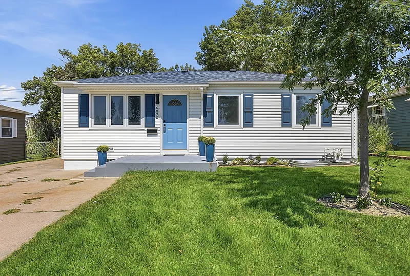 Beautiful 3 bedroom family residence