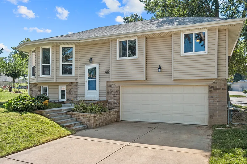 Luxurious 4 bedroom family residence